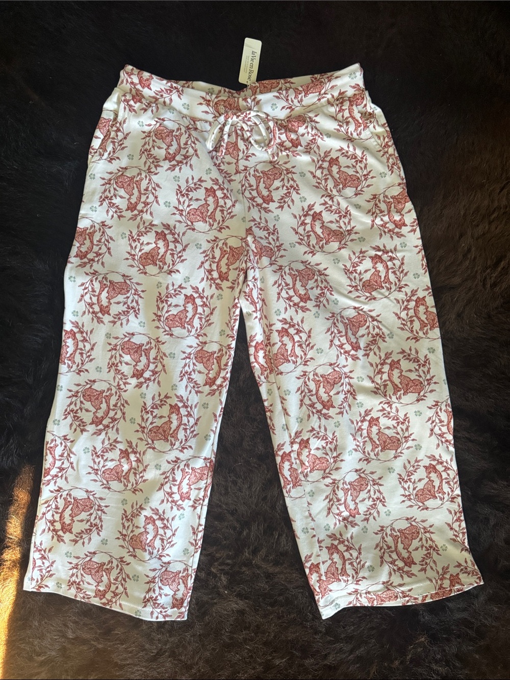 *NWT* La Vie En Rose Crop Pants